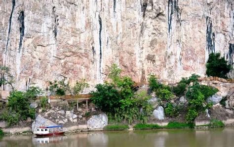 De Zuojiang Karst Landschap: Een spectaculaire wonder van de natuur met duizenden jaar oude kalksteenrotsen!