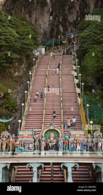 De Entrancing Batu Caves: Een Spirituele Reis met 272 Trappen!