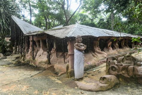 Het Osun-Osogbo Heiligtum: Een Mysterieuze Oase van Natuur en Spiritualiteit!